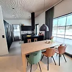 Aurora River House Huoneisto *