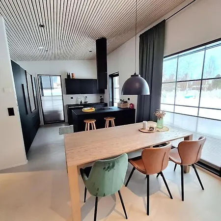 Aurora River House アパート *