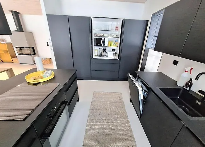 Aurora River House *